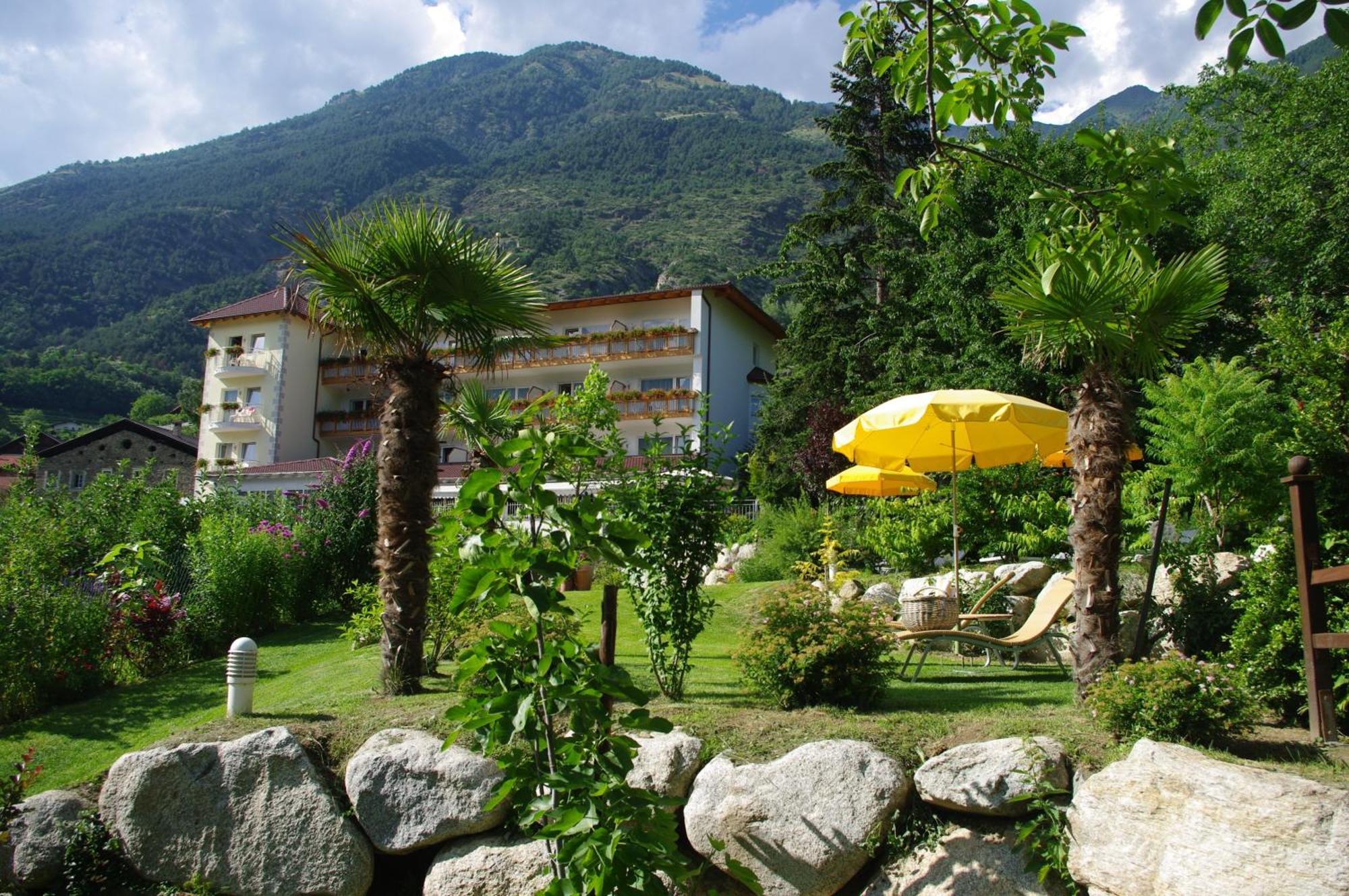 Sporthotel Vetzan Schlanders Exterior foto